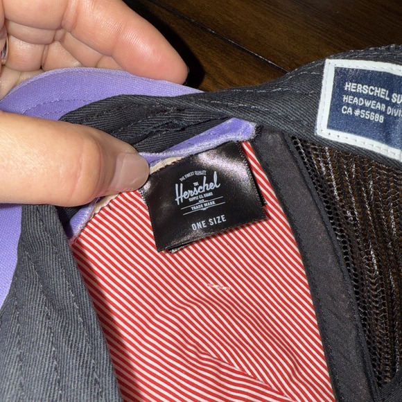 Herschel Supply Co Kids Purple Cat Print Mesh Snapback Trucker Hat One Size - Picture 5 of 7